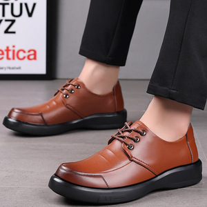 รองเท้าหนังวัวแท้บุรุษ แบบผูกเชือก หัวมน ระบายอากาศได้ดี เหมาะสำหรับใส่ทำงานหรือลำลอง ส้นเตี้ย พื้นยาง - Product Image 3