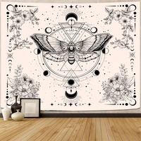 Tapisserie murale en polyester motif géométrique « Cream Mystic Moth », résistante à la décoloration, légère, facile à accrocher, vente en gros