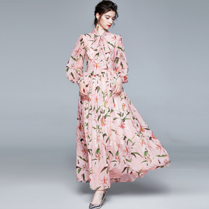 Robe longue à manches longues et à col noué à imprimé floral Lily - Product Image 3