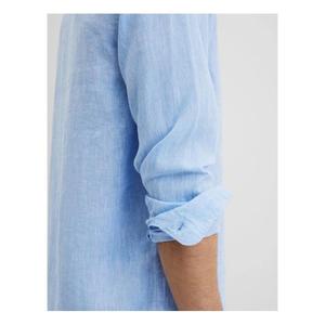 เสื้อเชิ้ตผู้ชาย สไตล์มินิมอล ทรงร่วมสมัย ผ้าเรียบเนียน สวมใส่สบาย ดีไซน์อเนกประสงค์สำหรับการแต่งตัวในชีวิตประจำวัน ผลิตจากอินเดีย - Product Image 2