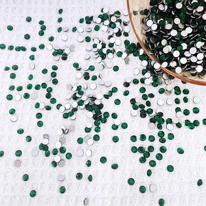 12960 piezas SS10 Diamantes de imitación de vidrio verde oscuro Emerald - Flatback Glue-On Crystals para vasos de bricolaje, zapatos, ropa y manualidades - Product Image 4