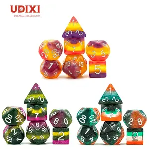 Udixi poliedrico all'ingrosso 16mm dungeons e dragon rpg logo personalizzato dadi in resina set dadi a strati multicolori