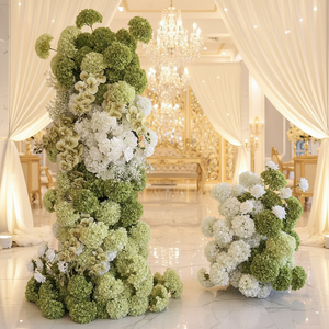 Arco di Fiori Artificiali Verde in Vendita, Sfondo di Rose per Decorazione Palco Matrimoniale - Product Image 1