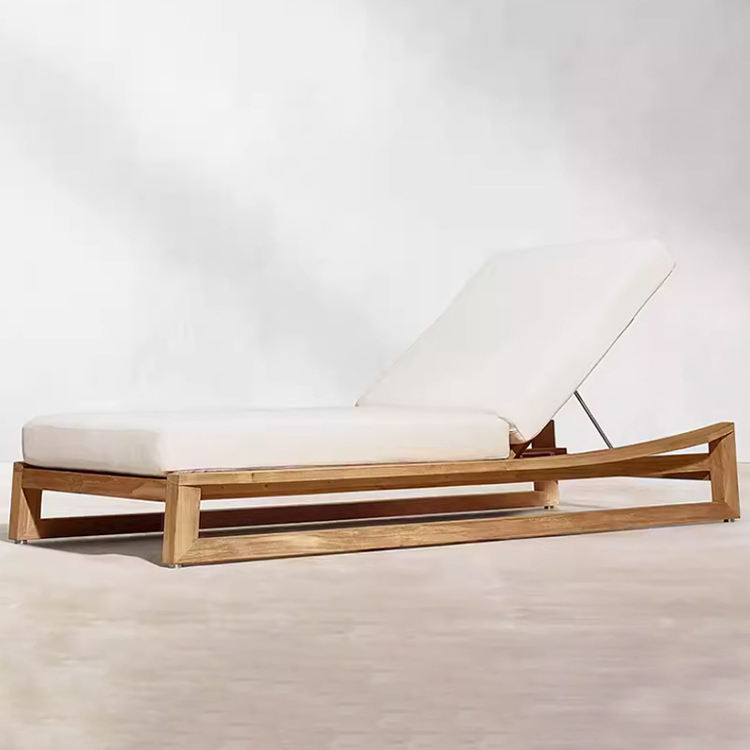 Chaise longue de plage en teck
