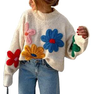 Nouveau pull coloré à petites fleurs de style européen et américain pour femmes, pull en tricot à broderies lourdes pour femmes - Product Image 1