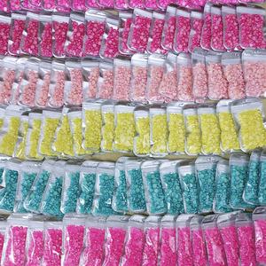 Yantuo เม็ดไข่มุกครึ่งเม็ดผสมขนาด3มม.-10มม. เม็ดไข่มุกด้านหลังแบนสำหรับตกแต่งเล็บกระเป๋าแก้ว30ก. - Product Image 1