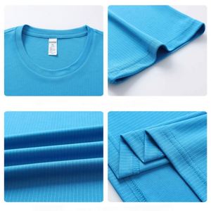 เสื้อยืดกีฬาผู้ชาย LCC22 สกรีนโลโก้ได้ สไตล์วินเทจลำลอง แขนสั้น คอกลม ลายเรขาคณิต 3 มิติ เนื้อผ้านุ่ม ใส่เล่นกีฬา วิ่ง ออกกำลังกาย ราคาประหยัด - Product Image 3