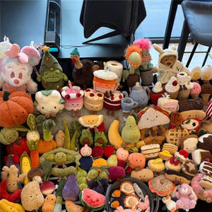 Adorable Peluche Douce et Amusante en Forme de Pain Dessert, Coussin Poupée Dessin Animé, Jouet en Peluche Personnalisé pour Enfants, Cadeau d'Anniversaire, Décoration de Chambre à Coucher - Product Image 4