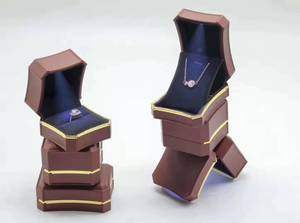 Boîte à bijoux en plastique noir de luxe laquée, emballage de mariage, pour bague et pendentif, avec éclairage LED - Product Image 6