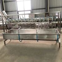 Machine automatique de saignée de poulets, machine de nettoyage de volailles suspendue pour l'équipement de traitement de la viande de volaille