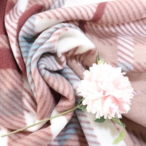 Vendedor caliente 100% poliéster Jersey Microte tela antiestática al por menor sábana tela por <span class=keywords><strong>kilo</strong></span> para interlinear y cortinas - Product Image 4