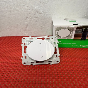 <span class=keywords><strong>Odace</strong></span> Wiser S520567w 4a Contrôleur de déplacement à rouleaux Neuf Original Spot Plc - Product Image 1