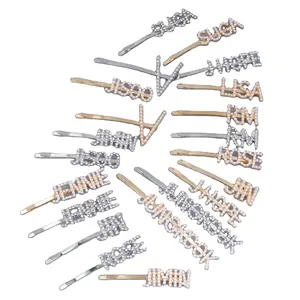 새로운 디자인 패션 합금 진주 단어 머리 핀 여자 여자를위한 사용자 정의 크리스탈 모조 다이아몬드 편지 머리 클립