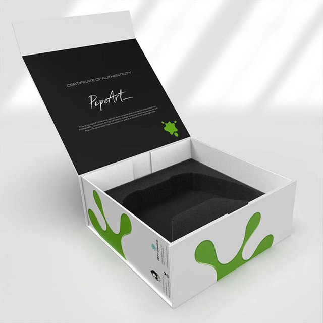 Low MOQ Custom Logo Black Magnetic Closure Rigid Cardboard PS4 Xbox Folding Gift Box Magnet Eva Foam Insert Embossing Recyclable