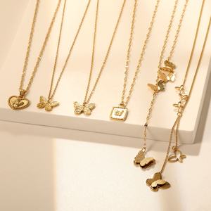 Collar de Corazón con Colgante de Mariposa, Joyería Creativa, Simple y Moderna, Chapado en Oro de 18k, Acero Inoxidable, para Mujer - Product Image 3