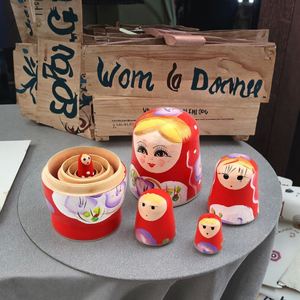 Poupées gigognes russes Matryoshka à cinq couches, peintes à la main, ornements russes, jouets artisanaux en bois, vente en gros, attraction touristique - Product Image 3