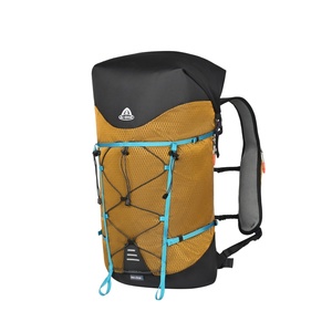 Mochila de Senderismo AIONE de 30L Ultraligera con Cubierta Impermeable para Hombres y Mujeres - Product Image 5