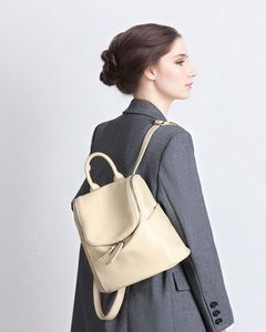 Wholesale Trendy Leather <b>Backpack</b> <b>Purse</b> for Women Vintage Large Capacity Lightweight Crossbody Bag Ladies Shoulder Bag - Product Image 1