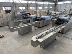 Machine d'emballage de cartons de cosmétiques et de produits alimentaires entièrement automatique à grande vitesse avec plateau, machine de collage et de scellage de cartons - Product Image 3