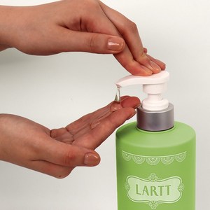 Jabón Líquido Corporal con Aroma Amaderado Profundo y Aromático, Limpieza Superior, Fuerte y Refrescante, Hecho en Corea para Exportación - Product Image 1