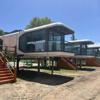 Hôtel de villégiature de luxe avec double terrasse et piscine, maison conteneur flottante intelligente de 401 pieds carrés à vendre