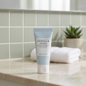 SKIN1004 Masque de nuit hydratant et apaisant à la Centella Asiatica de Madagascar Hyalu-Cica 30ml, masque de nuit coréen - Product Image 3