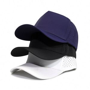Gorra de Béisbol de 5 Paneles Perforada con Corte Láser, Impermeable, Estilo Urbano, Venta al Por Mayor - Product Image 1