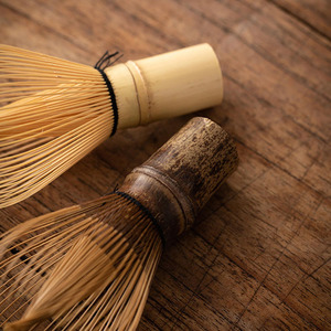 Fouet à matcha en <span class=keywords><strong>bambou</strong></span> personnalisé, Chasen japonais, fouet à poudre de thé vert pour la cérémonie du thé, ensemble matcha, vente en gros pour les cafés - Product Image 2