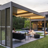 Pergola Bioclimatique Motorisée en Aluminium à Lames Orientables, Étanche, Moderne et Écologique, Tailles Personnalisées pour Complexes Hôteliers et Commerciaux