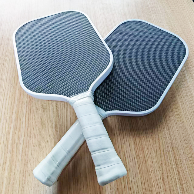 High Quality Portable 100% Foam Core 14mm/16mm Titanium Pickleball Paddle with Training Design No Pattern