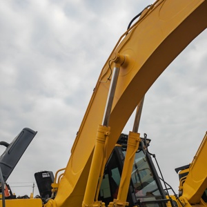 Used Komatsu PC350-7 Crawler Excavator Core Components Including Engine Pump Construction <b>Machinery</b> 35TON Operating Weight 180kw - Product Image 4