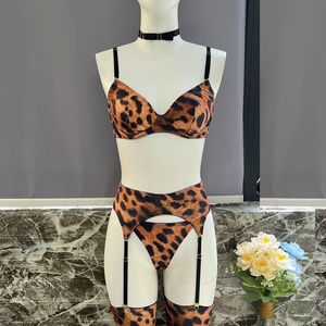 Nouvel ensemble de lingerie sexy 5 pièces pour femme 2026 : soutien-gorge à armatures, culotte, babydoll, <span class=keywords><strong>porte</strong></span>-jarretelles et imprimé léopard - Product Image 4
