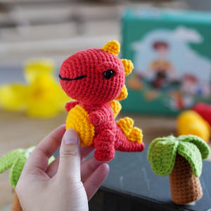 Cadeaux pour les amateurs de crochet DIY Animal Dinosaure Kit de crochet avec tutoriel vidéo Cute Weaving Keychain Crochet Kit pour les débutants - Product Image 6