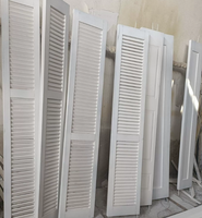 Vente en gros usine de stores de fenêtre en PVC imitation bois, style traditionnel, à ouverture horizontale, pour intérieur