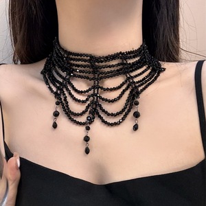 Collier chic de style coréen, sombre et élégant, avec des pampilles en cristal tissé multicouches, douces et uniques, parfait pour - Product Image 1