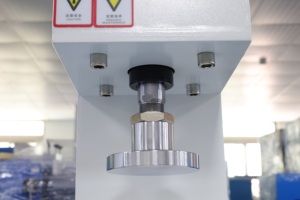 Cutter à échantillons en caoutchouc pour essais de traction ASTM D412 et ASTM D624 (forme haltère) - Product Image 3