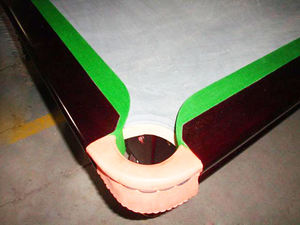 Table de billard de qualité avec coussin, pieds et tissu de table personnalisé, disponible en 7, 8, 9 pieds, en tissu rouge, vert ou bleu, à prix abordable - Product Image 5