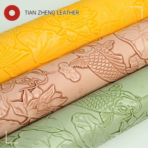 Similicuir PVC imperméable gaufré motif carpe et lotus 3D pour sacs à main, trousses de maquillage, vêtements, décoration intérieure, artisanat et ceintures - Product Image 1