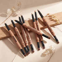 Stick correcteur double embout 3-en-1 waterproof longue tenue couvrance totale avec pinceau, stick illuminateur visage et stick de contouring