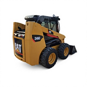 Cargadora Compacta Caterpillar 246C Amarilla, Equipo de Construcción Compacto con Capacidad de 2 Toneladas - Product Image 1