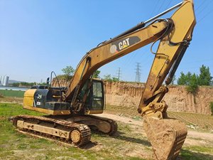 Grande pelle mécanique Caterpillar 323D2L d'occasion, modèle 2022, 23 tonnes, moteur, vente directe usine, stock rapide - Product Image 5