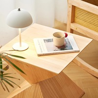 Table d'appoint en bois massif moderne et durable DISHI, table basse de salon, table d'angle carrée pour appartement, villa