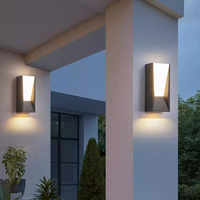 Lampes murales LED extérieures imperméables au design moderne pour hôtels, cours, jardins, villas, communautés, balcons