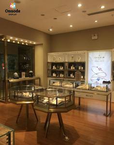 Diseño y Decoración Completa de Joyerías |   Vitrinas y Muebles de Exhibición Personalizados para Joyerías de Lujo - Product Image 3