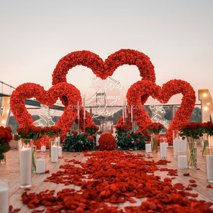 Arco Floreale Romantico con Ortensie Rosse su Sfondo in Tessuto per Matrimoni e Proposte di <span class=keywords><strong>Matrimonio</strong></span> - Product Image 1