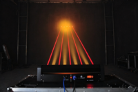 Projecteur de scène à faisceau mobile LED et laser contrôlé par DMX512 pour les grandes performances scéniques