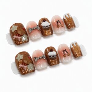 Uñas Postizas de Navidad con Diseño de Oso, Degradado Marrón y Rosa con Brillantina, Cortas, Forma Ataúd, Pre-Diseñadas, 10 Piezas - Product Image 2