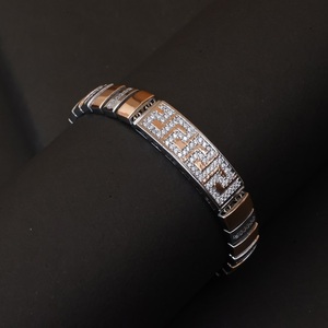 Trend Inspired <b>Silver</b> Bracelet Elegant Jewelry Accessory <b>for</b> Women and <b>Men</b> with Stylish Casual Wear Design - Product Image 2