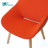 Chaise longue de tapisserie d'ameublement de tissu de mousse de moulage par injection nordique de conception de taille creuse chaise d'appoint pour le salon