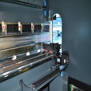 Presse plieuse électrique automatique haute performance en aluminium <span class=keywords><strong>MKE</strong></span>-12T/<span class=keywords><strong>600</strong></span> avec servomoteur pour des résultats de pliage précis - Product Image 3